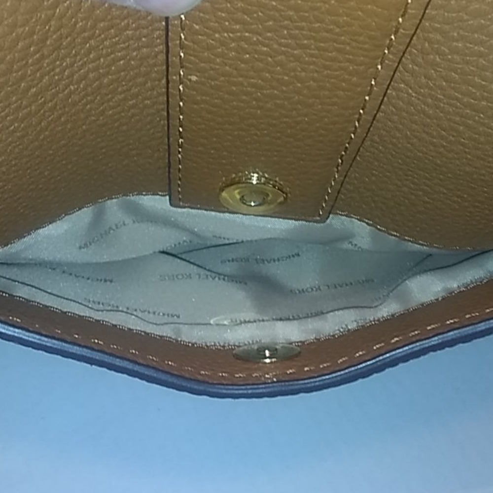 Michael kors Large saddlebag purse. - Picture 5 of 16